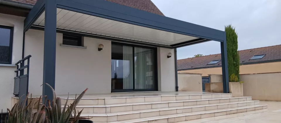 Pergola aluminium sur une terrasse à Dijon