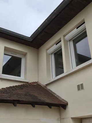 Détail des coffres de volets roulants solaires